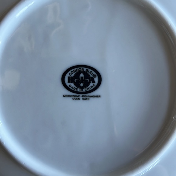 White white themed appetizer plate - Picture 3 of 4